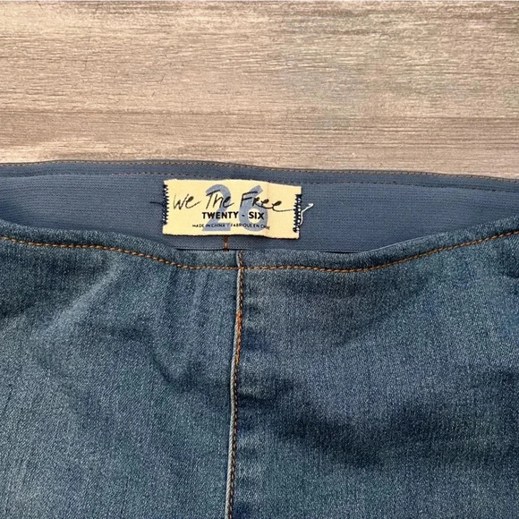 Free People Penny Pull-On Dark Wash Blue Mid Rise Flare Jeans Women’s Size 26 - Picture 5 of 12